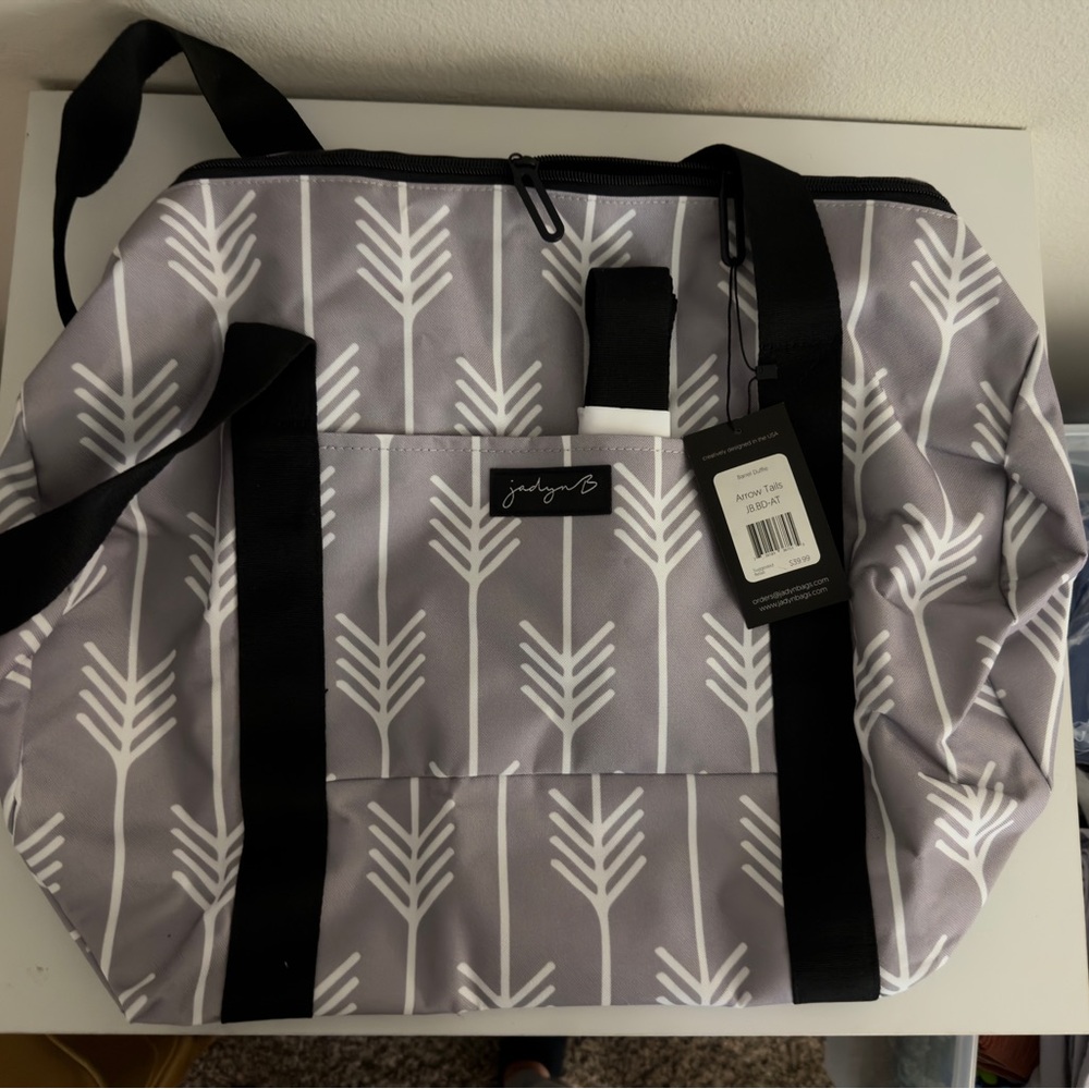 Barrel duffle bag arrow tail NWT